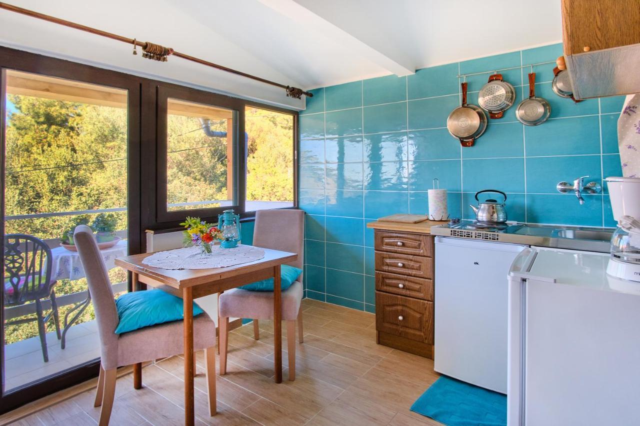 מאלי לוסיניי Apartments Mirella מראה חיצוני תמונה